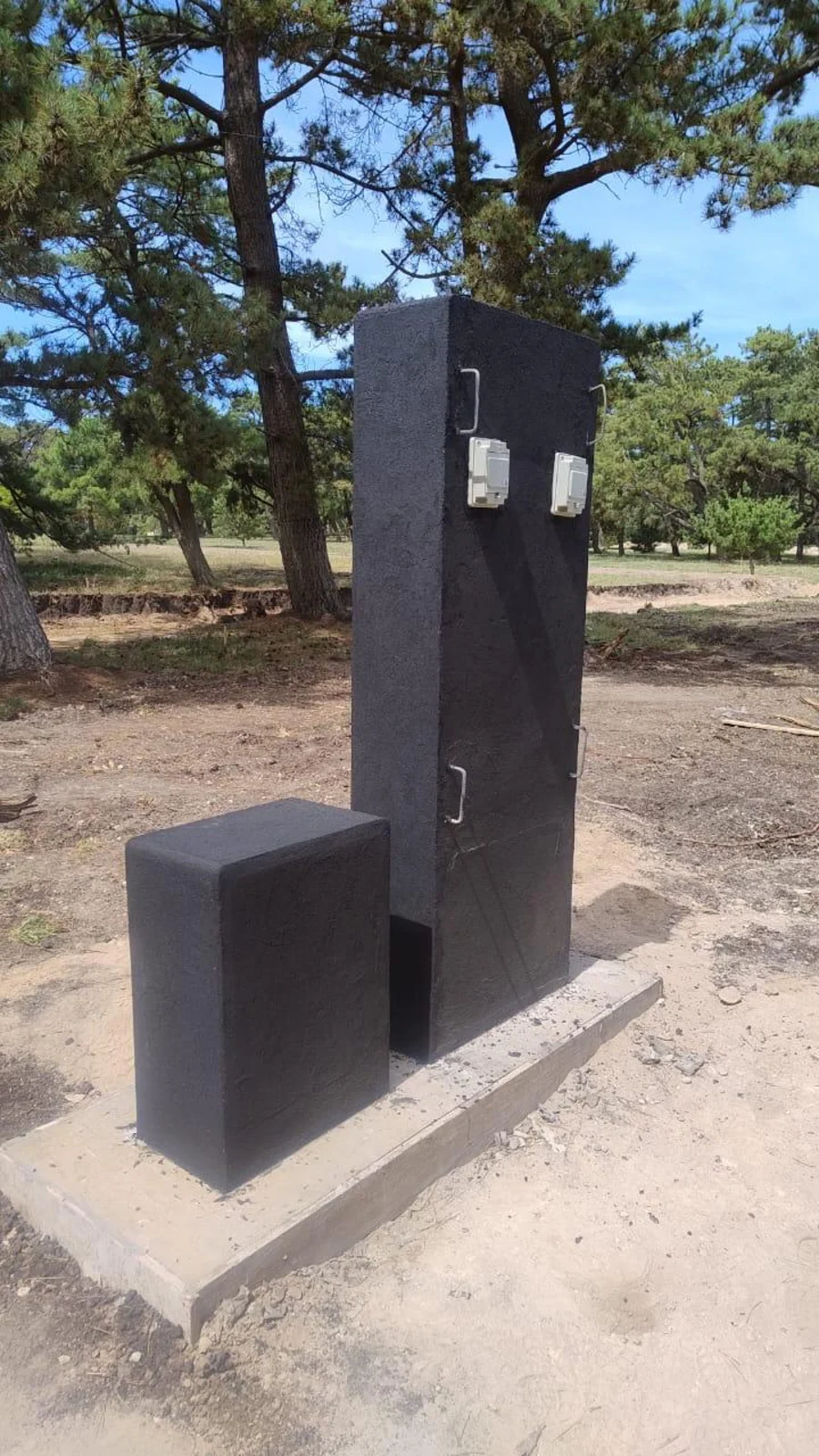 PILAR DE LUZ Y GABINETE DE GAS DOBLE - mini 3